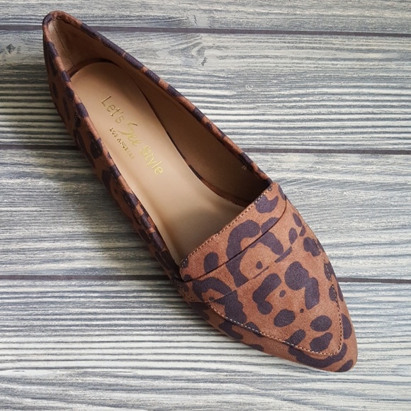 Sale!!! Pointy Leopard Flats 5.5 - Picture 5 of 5